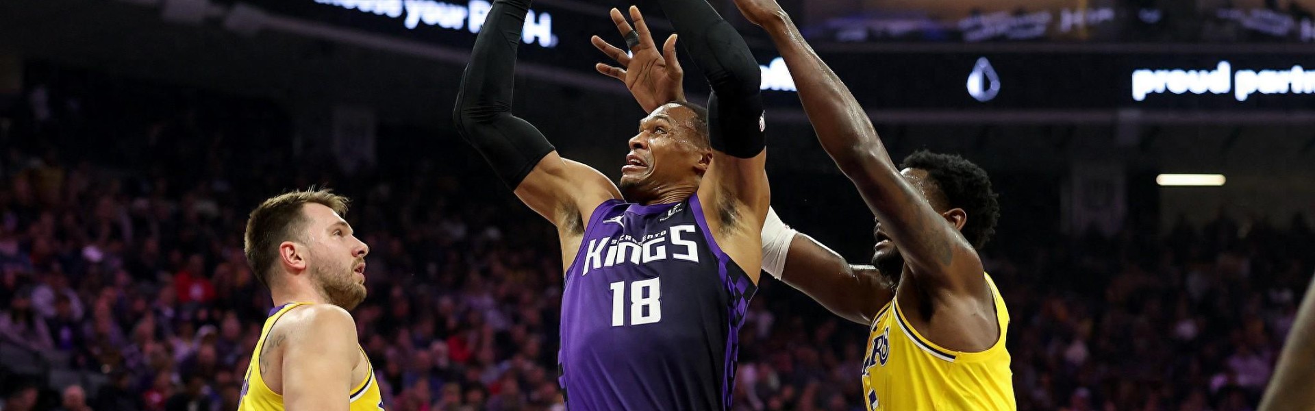 开云网站-22分5板7助1断，37岁威少还在进化！连斩火箭湖人后发声耐人寻味