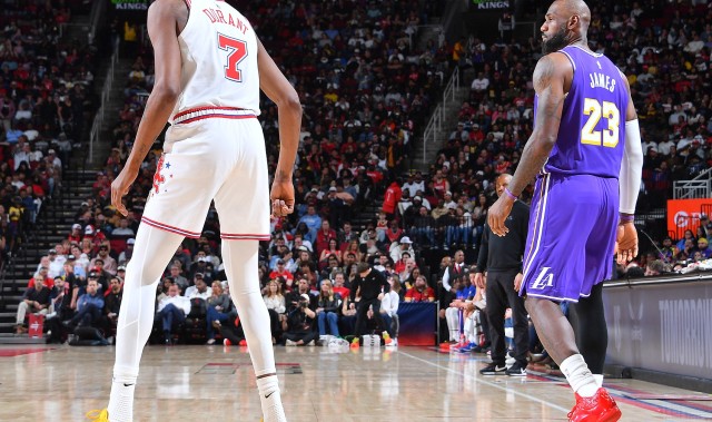 开云app下载-东里场均56.8分13.8助！湖人真正意义残阵 湖火实力对比几几开？